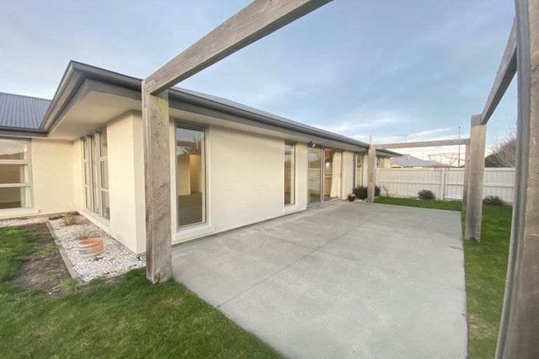 Photo of property in 24 Burnham School Road, Rolleston, 7614