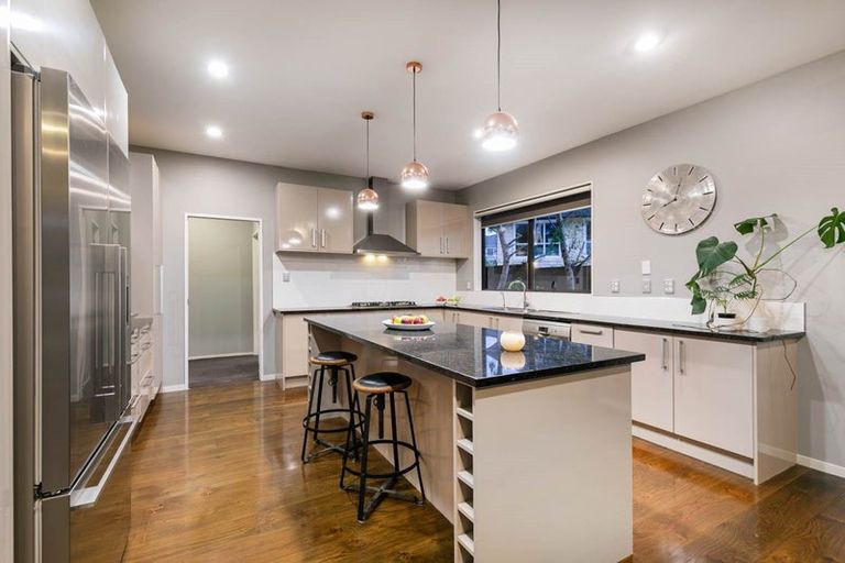 Photo of property in 29 Huntington Park Drive, Greenhithe, Auckland, 0632