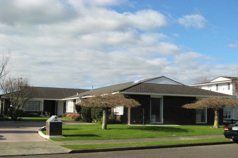 Photo of property in 71 Highbury Drive, Levin, 5510