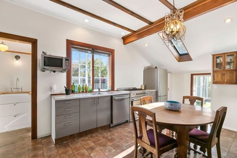 Photo of property in 8a Puriri Street, Eastbourne, Lower Hutt, 5013