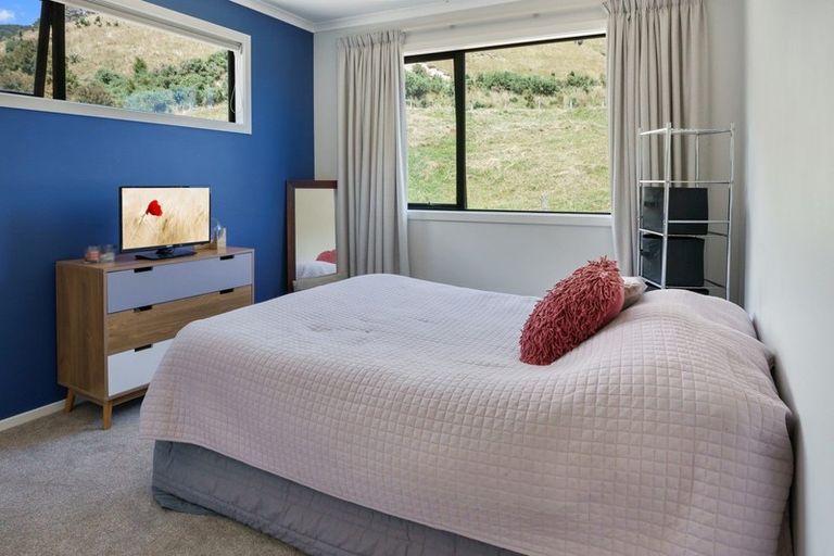 Photo of property in 25 Devenish Place, Atawhai, Nelson, 7010