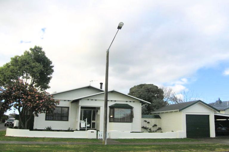 Photo of property in 623 Avenue Road West, Saint Leonards, Hastings, 4120