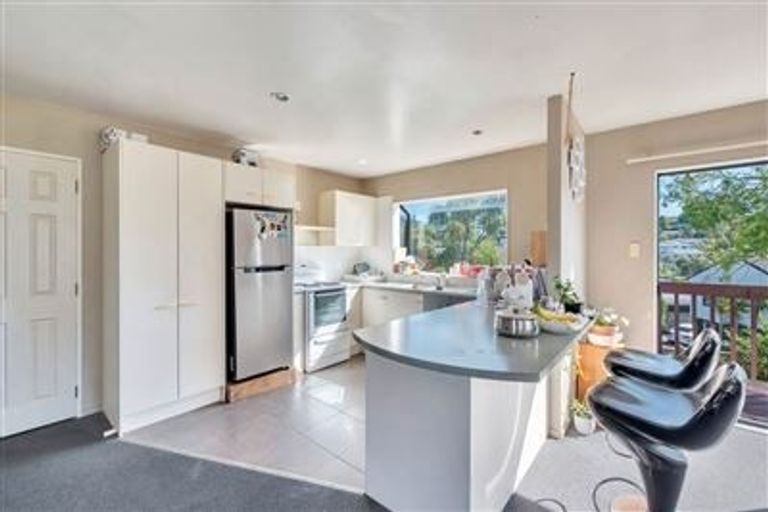 Photo of property in 11 Loughanure Place, Massey, Auckland, 0614