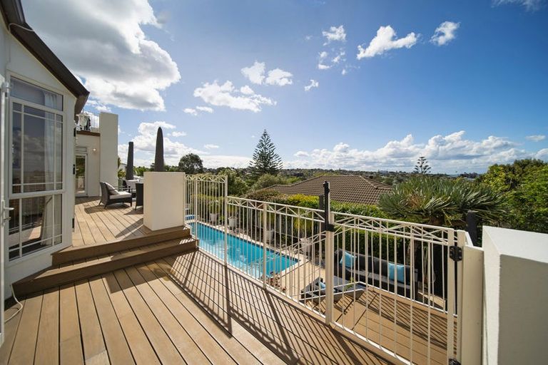 Photo of property in 19 Evelyn Road, Cockle Bay, Auckland, 2014