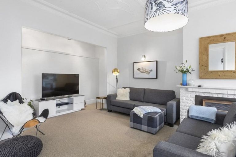 Photo of property in 274 Macandrew Road, Forbury, Dunedin, 9012