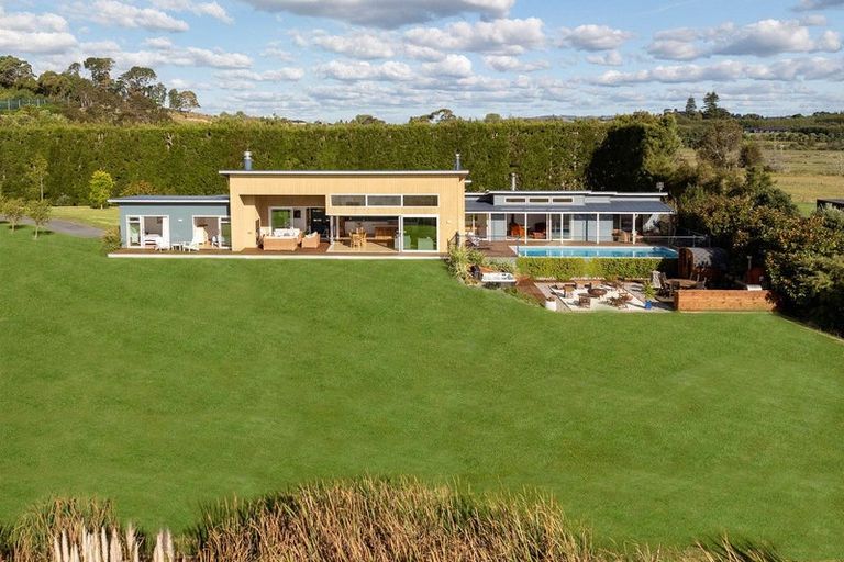 Photo of property in 37 Pahoia Beach Road, Whakamarama, Tauranga, 3172