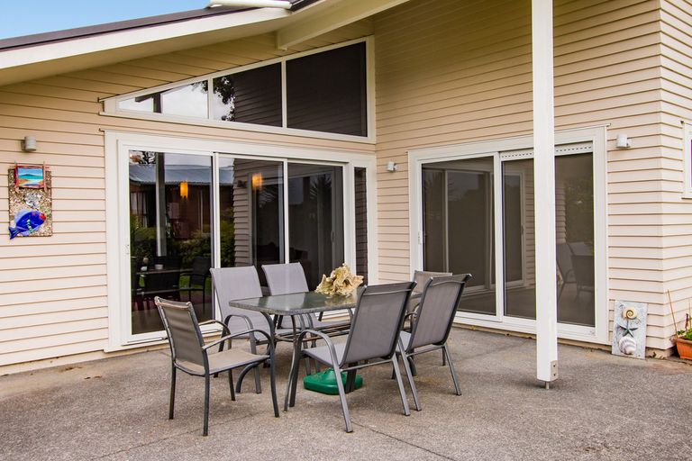 Photo of property in 854 Whangaparaoa Road, Manly, Whangaparaoa, 0930