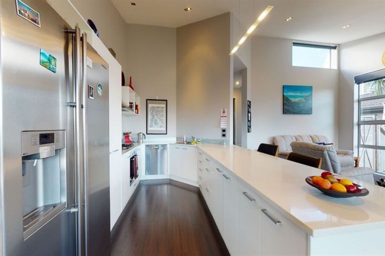 Photo of property in 94 Lake Panorama Drive, Henderson Valley, Auckland, 0612