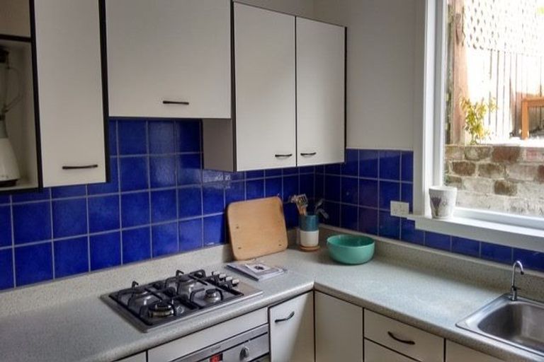 Photo of property in 204 Sutherland Road, Lyall Bay, Wellington, 6022