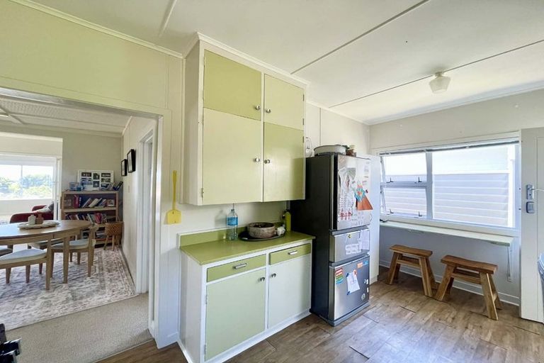 Photo of property in 9 Lismore Street, Strandon, New Plymouth, 4312