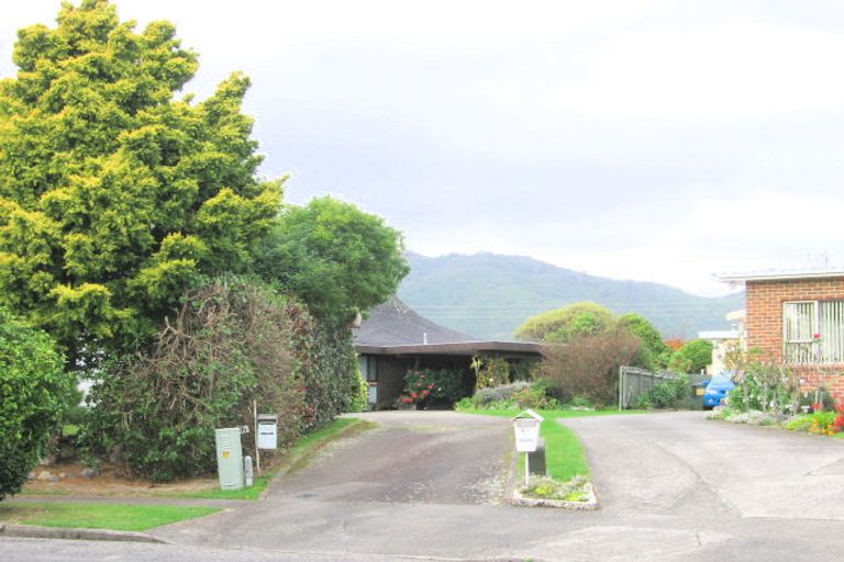 Photo of property in 11b Wakefield Grove, Waikanae, 5036