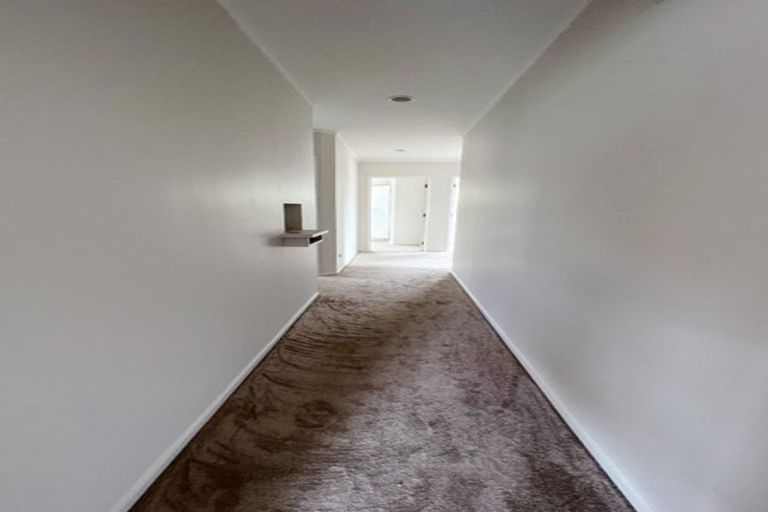 Photo of property in 15 Oaktree Avenue, Browns Bay, Auckland, 0630