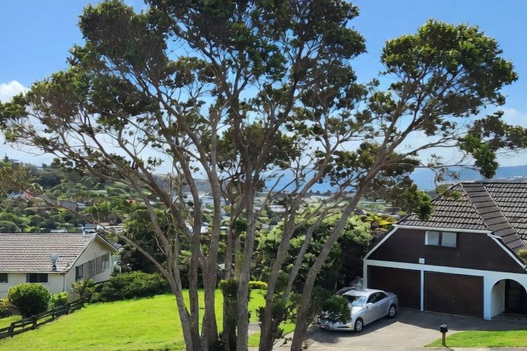 Photo of property in 18 Mercury Way, Whitby, Porirua, 5024