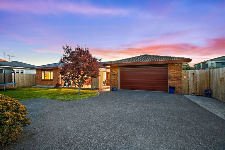 Photo of property in 2/69 Nile Road, Milford, Auckland, 0620