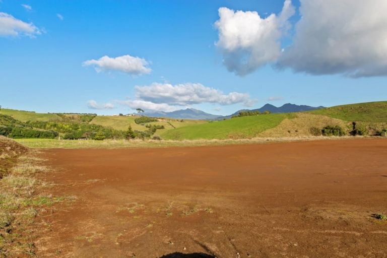 Photo of property in 2 Washer Road, Omata, New Plymouth, 4374