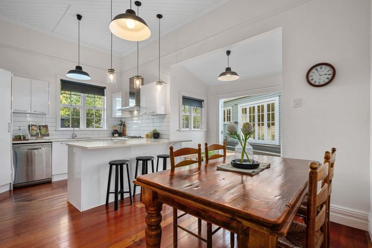 Photo of property in 58 Hinemoa Street, Birkenhead, Auckland, 0626