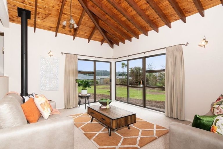 Photo of property in 69 Sunny Crescent, Huapai, Kumeu, 0810