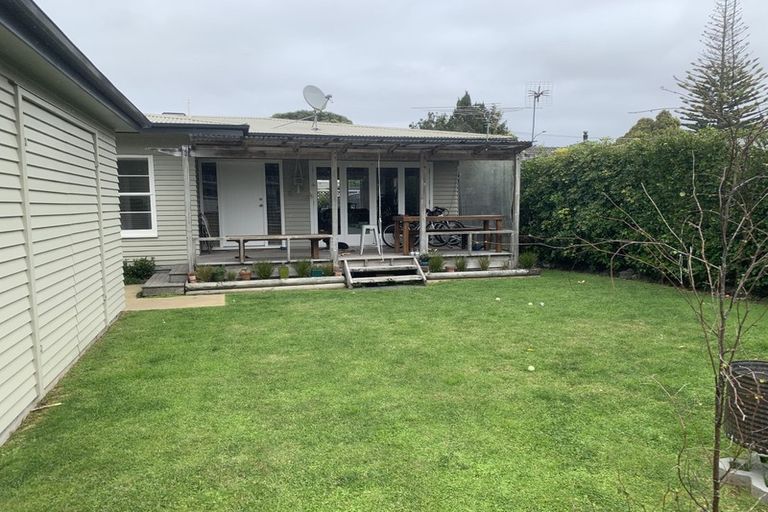 Photo of property in 2a Barberry Lane, Te Atatu Peninsula, Auckland, 0610