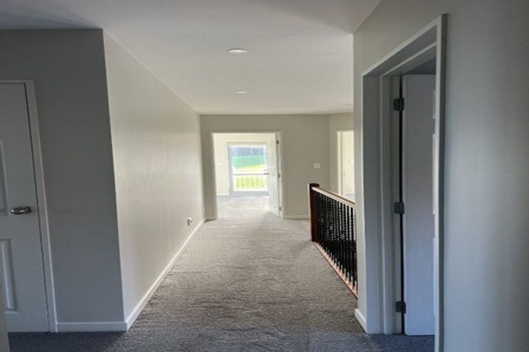 Photo of property in 10 Ballymore Drive, Pinehill, Auckland, 0632