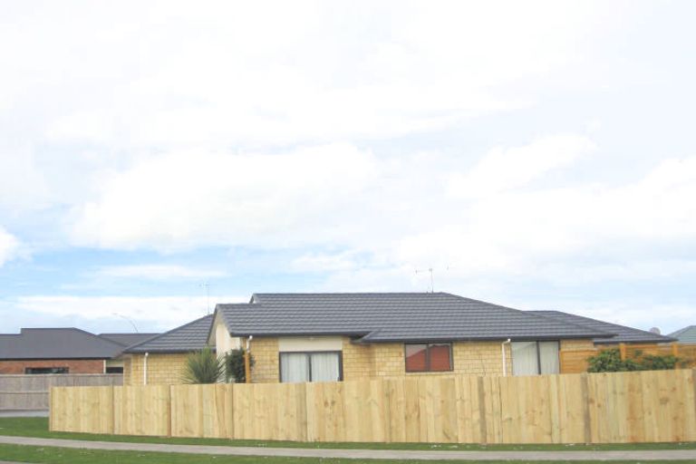 Photo of property in 1 Wentworth Drive, Rototuna North, Hamilton, 3210