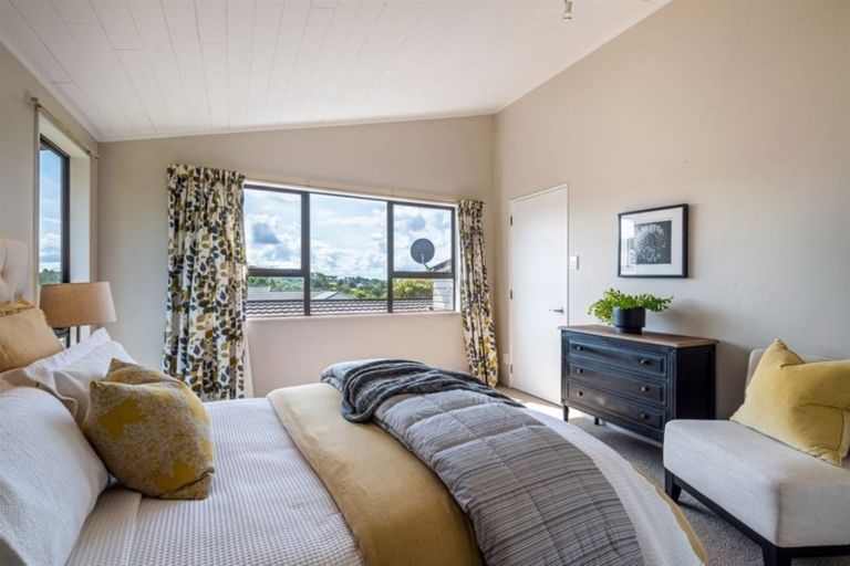 Photo of property in 72 Aberdeen Road, Campbells Bay, Auckland, 0620