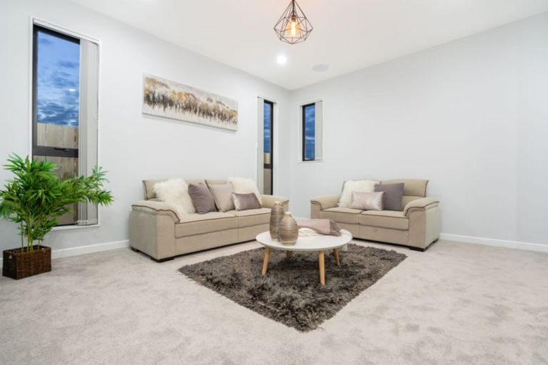 Photo of property in 32 Nola Dawn Avenue, Papakura, 2110