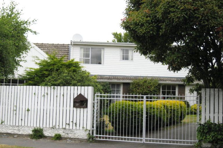 Photo of property in 15 Brookby Crescent, Avonhead, Christchurch, 8042