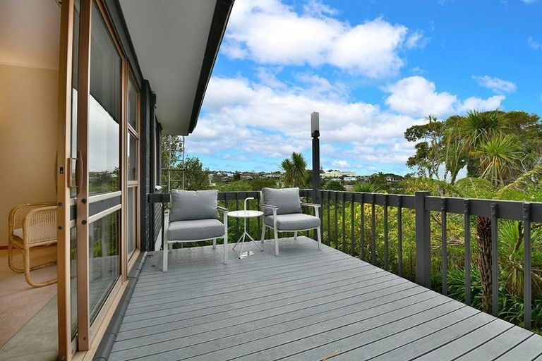 Photo of property in 1/9 Taumata Road, Castor Bay, Auckland, 0620