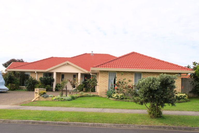 Photo of property in 6 Ambleside Drive, Northpark, Auckland, 2013