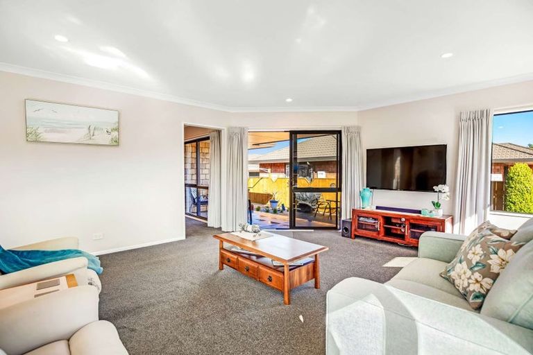 Photo of property in 105 Winchester Street, Levin, 5510