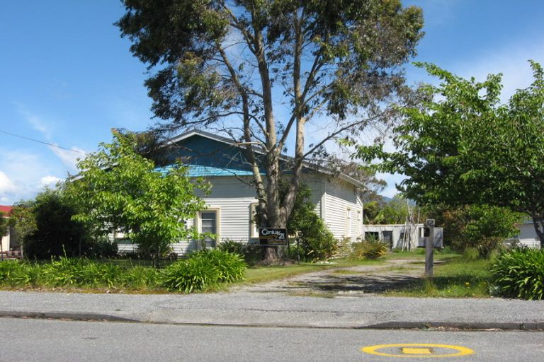 Photo of property in 12 Orowaiti Road, Westport, 7825