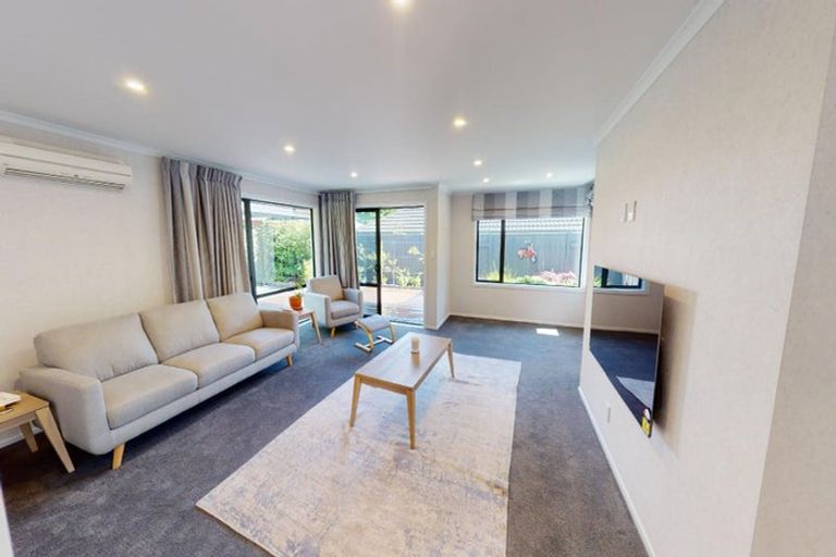 Photo of property in 18a Surrey Crescent, Hokowhitu, Palmerston North, 4410