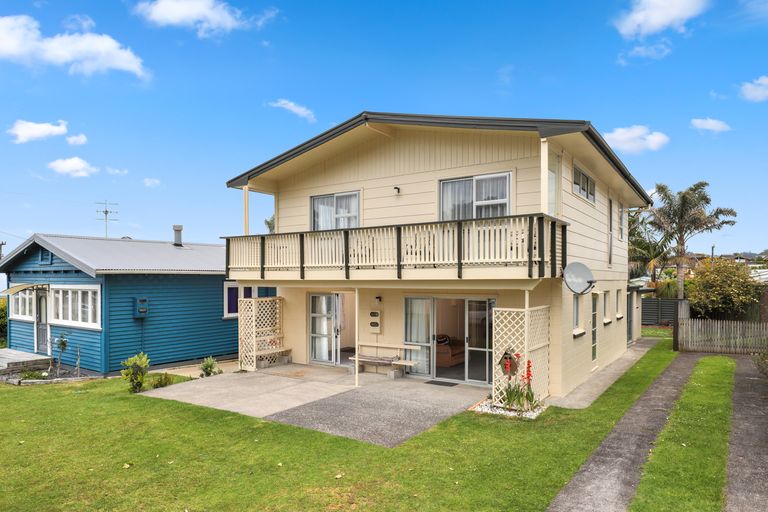 Photo of property in 27 Ocean View Road, Waihi Beach, 3611