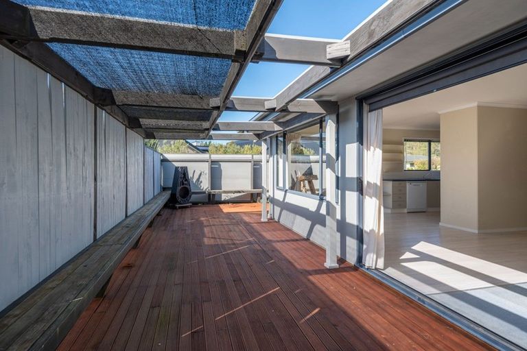 Photo of property in 14 Lakemere Way, Kinloch, Taupo, 3377