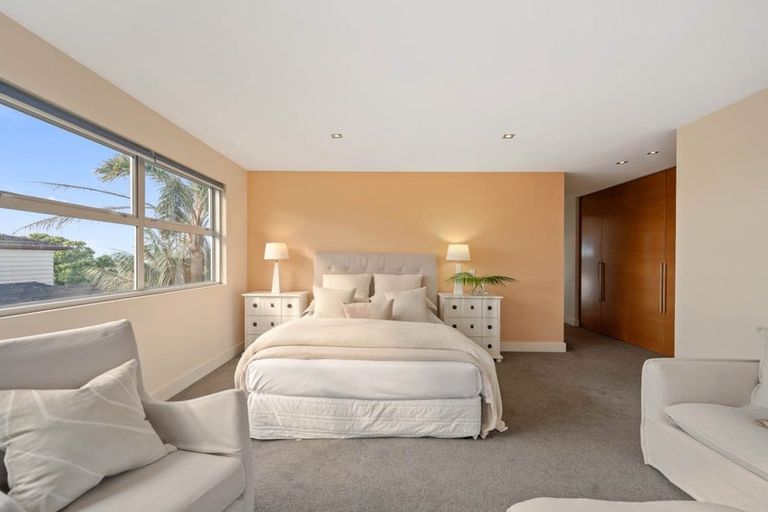 Photo of property in 23 Ocean View Road, Milford, Auckland, 0620