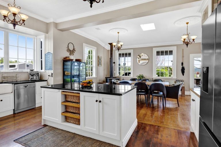 Photo of property in 104 Pitt Road, Hillsborough, New Plymouth, 4372