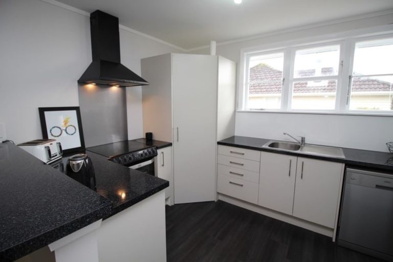 Photo of property in 44 Holland Crescent, Bulls, 4818