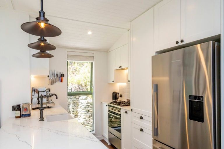 Photo of property in 43 Mcdonnell Road, Arrowtown, 9302