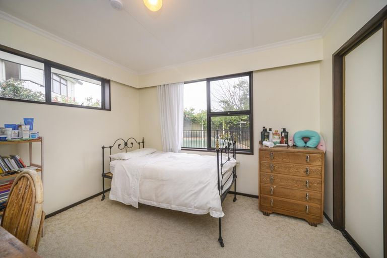 Photo of property in 18 Cecil Place, Cloverlea, Palmerston North, 4412