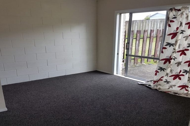 Photo of property in 30a Simons Street, Moturoa, New Plymouth, 4310