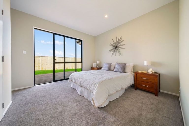 Photo of property in 3 Captain Rings Drive, Papakura, 2110