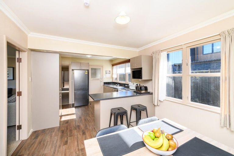 Photo of property in 2a Lowestoft Place, West End, Palmerston North, 4412