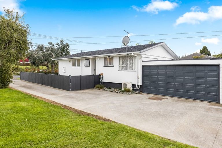 Photo of property in 1/18 Matipo Road, Te Atatu Peninsula, Auckland, 0610