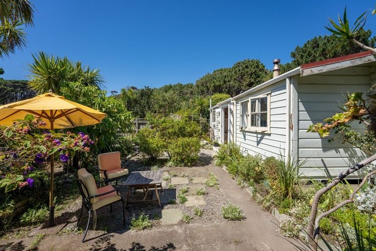 Photo of property in 16 Rangiuru Road, Otaki Beach, Otaki, 5512
