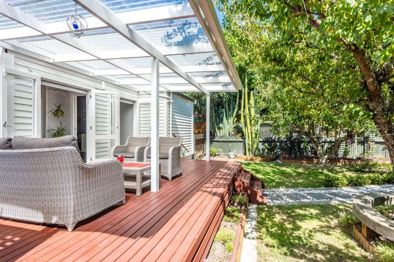 Photo of property in 33 Cobden Street, Gisborne, 4010
