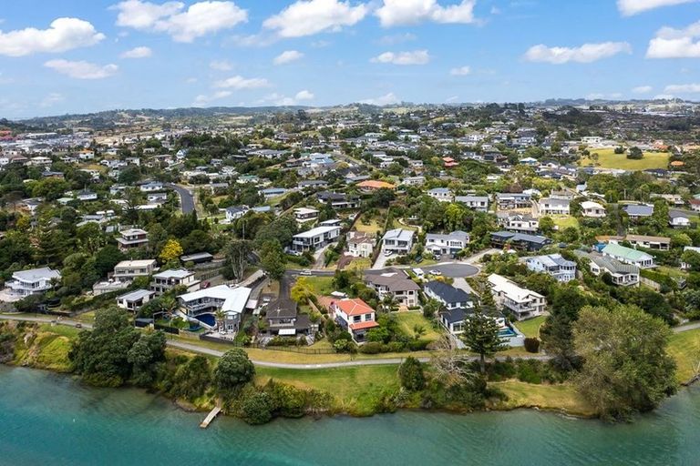 Photo of property in 28 Maori Hut Road, Red Beach, 0932