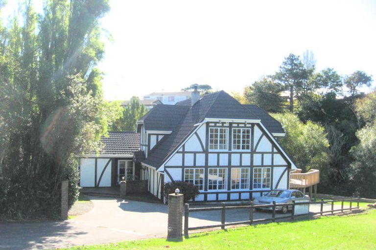 Photo of property in 27 Charles Dickens Drive, Mellons Bay, Auckland, 2014