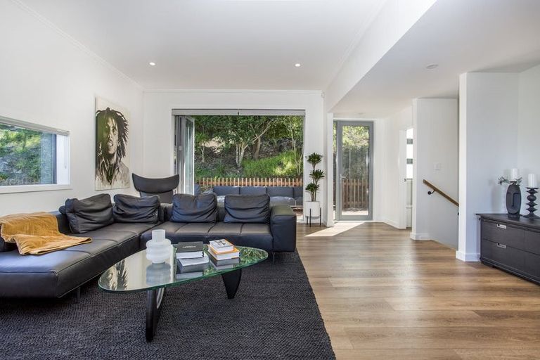 Photo of property in 8c Huka Road, Birkenhead, Auckland, 0626