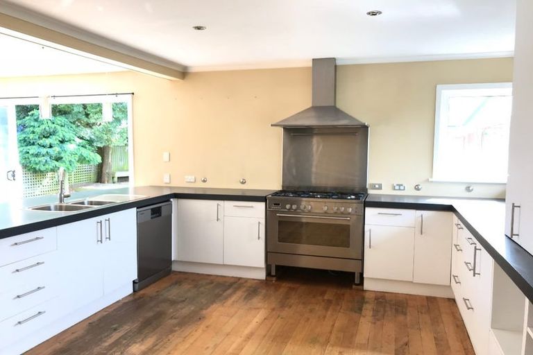 Photo of property in 38b Avonhead Road, Avonhead, Christchurch, 8042