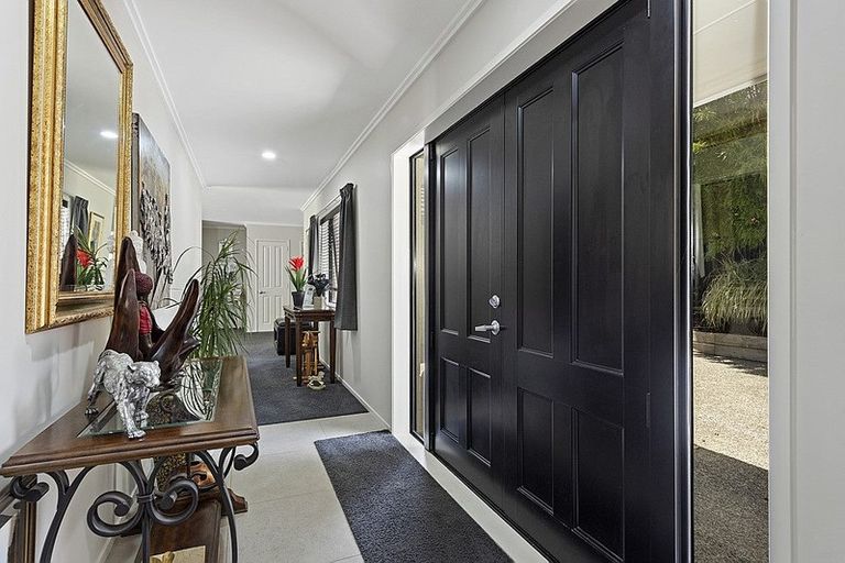 Photo of property in 33 Kahikatea Lane, Brown Owl, Upper Hutt, 5018